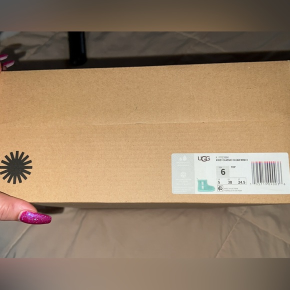 Ugg classic clear mini boot - Picture 2 of 8